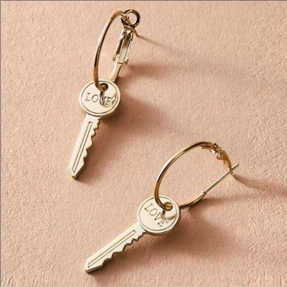 Gold Hoops Dangling Love Keys Drop Earrings NEW - Picture 4 of 4